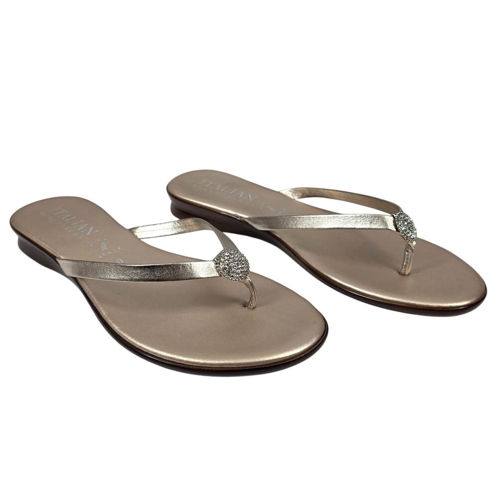 ITALIAN SHOEMAKERS RAMONI WOMEN’S METALLIC GOLD THONG SANDALS – SIZE 9 (NWOT)